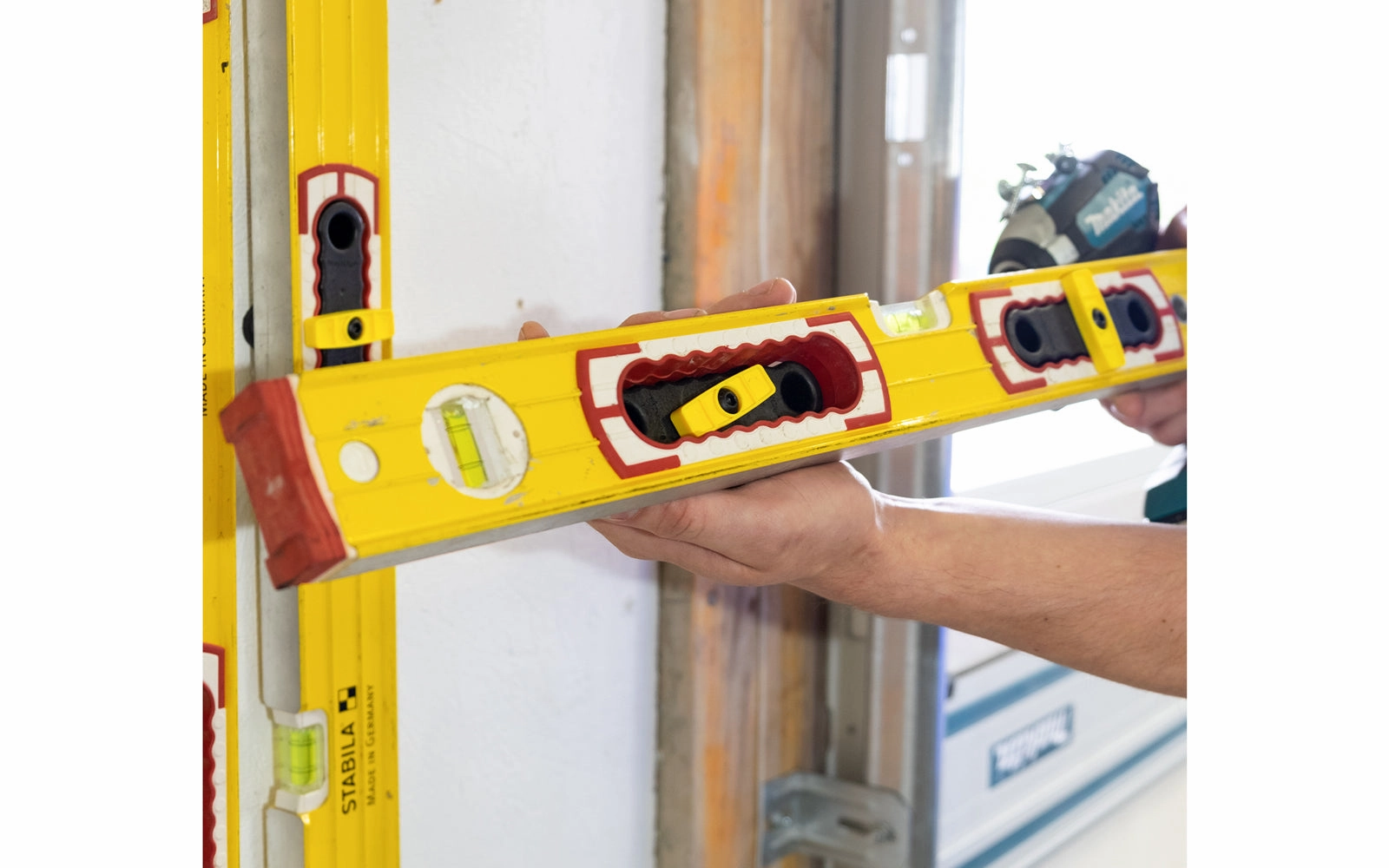 FastCap Level Rack