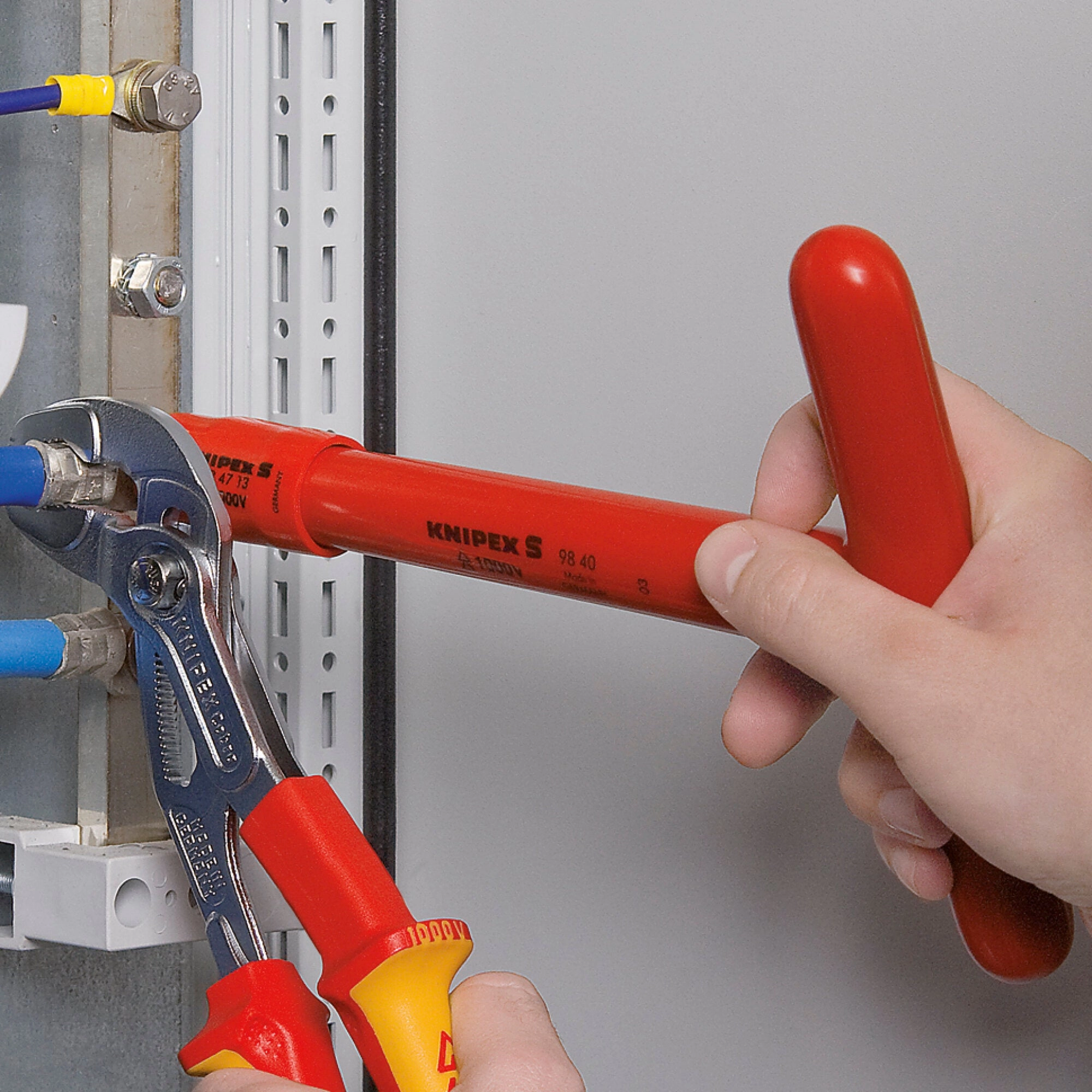 Knipex 87 26 250 T 10" Cobra High-Tech Water Pump Pliers-1000V Insulated-Tethered Attachment