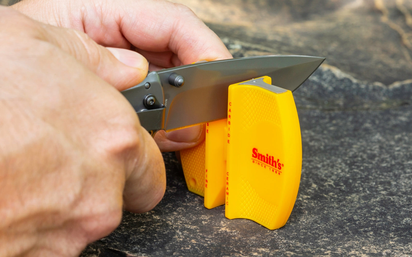Smith's 2-Step Carbide & Ceramic Knife Sharpener ~ Coarse & Fine
